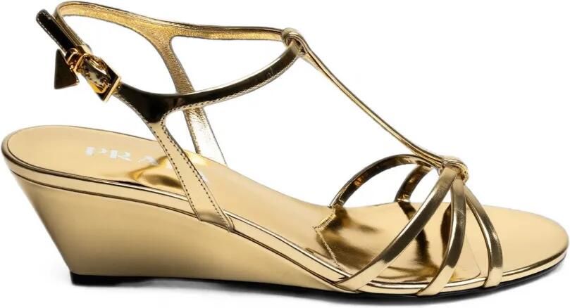 Prada Sandalen met sleehak Goud