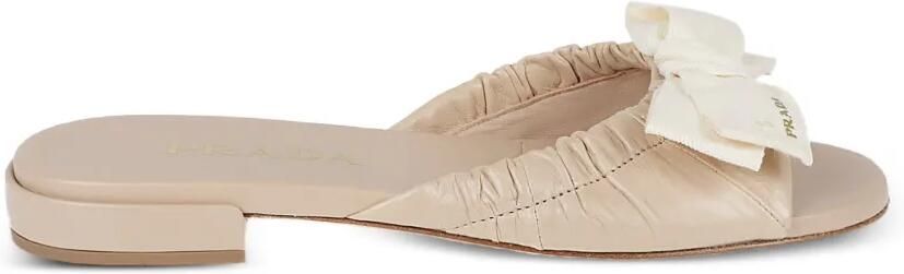 Prada Sandalen met strikdetail Beige