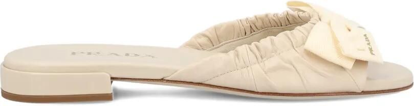 Prada Sandalen verfraaid met strik Beige
