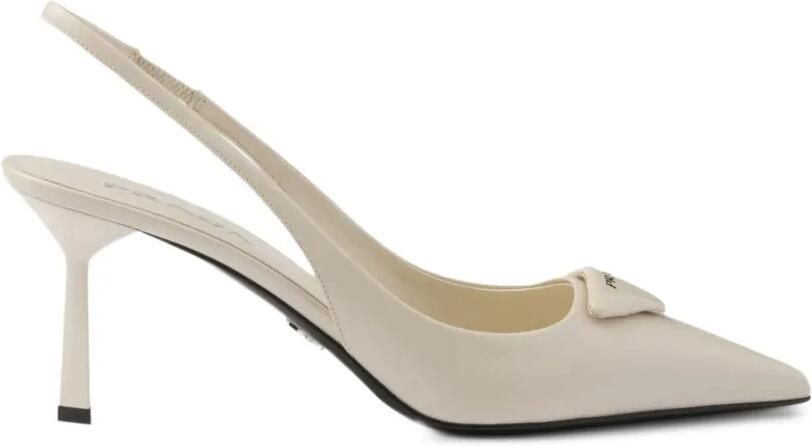 Prada Slingback pumps met logoplakkaat Beige