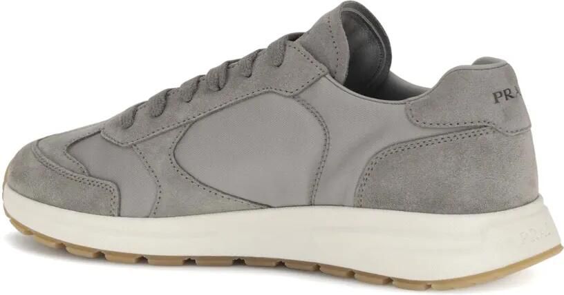 Prada Sneakers met suède vlakken en logoplakkaat Grijs - Foto 3