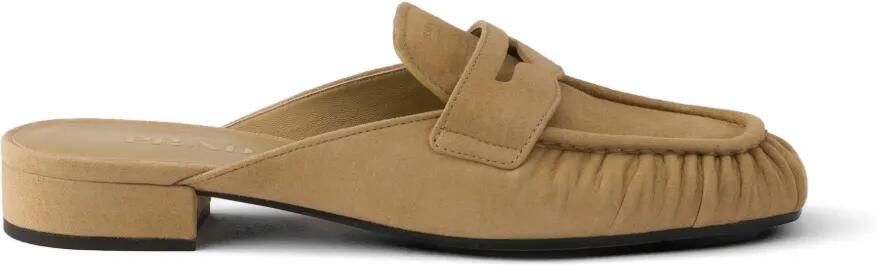 Prada Suède muiltjes Beige
