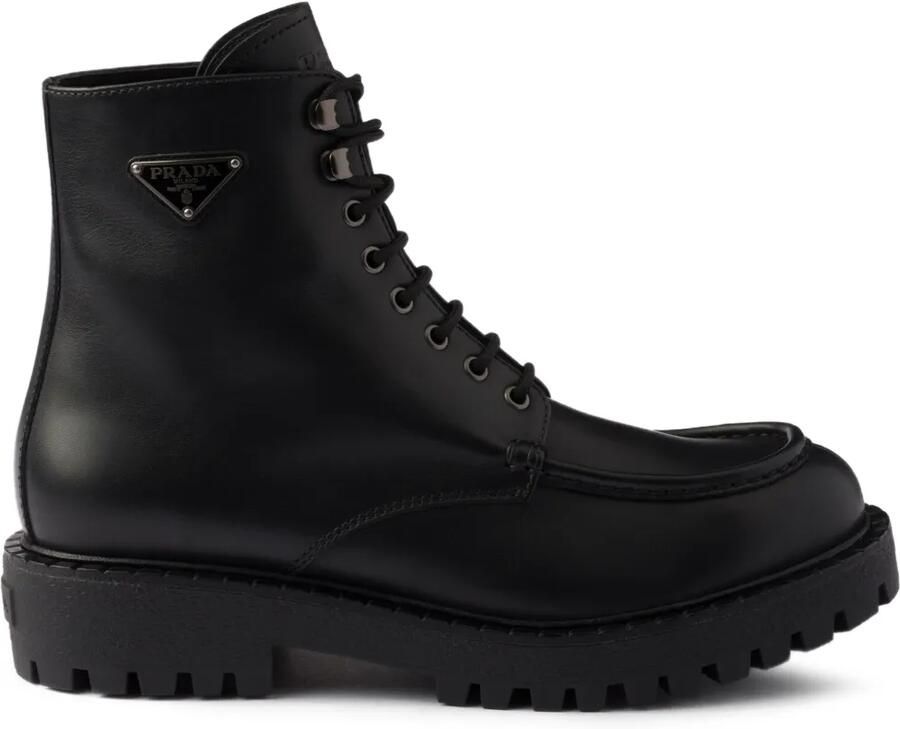 Prada Veterlaarzen met chunky zool Zwart