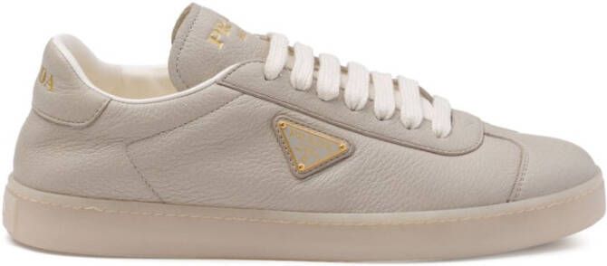 Prada Leren sneakers met logo Grijs