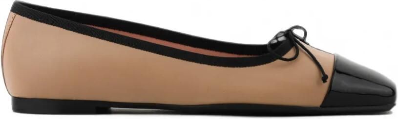 Pretty Ballerinas Camille ballerina's met lakleren neus Beige