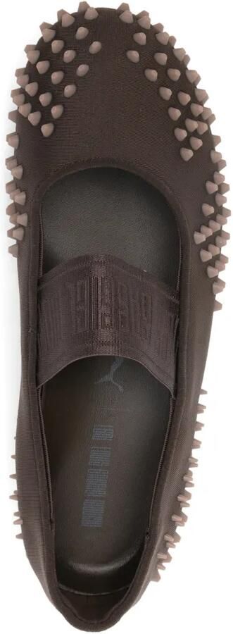 PUMA x LGN Mostro Neo Ballet sneakers met studs Bruin
