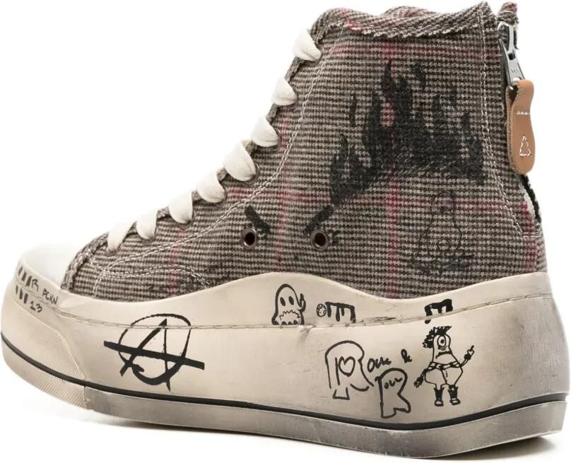 R13 Geruite sneakers met graffiti-print Bruin - Foto 2