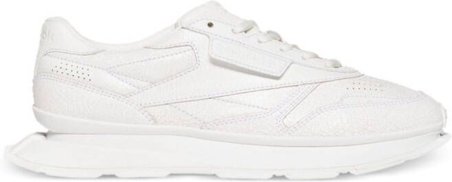 Reebok LTD Classic LTD sneakers met gebarsten effect Wit