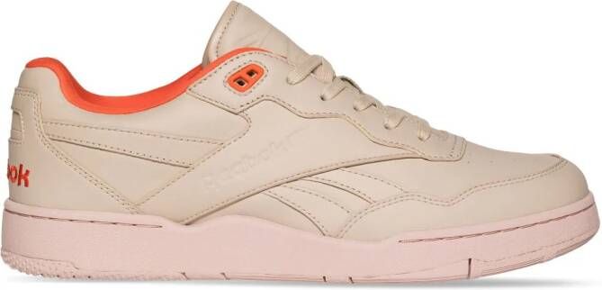 Reebok LTD BB4000 II sneakers van imitatieleer Beige