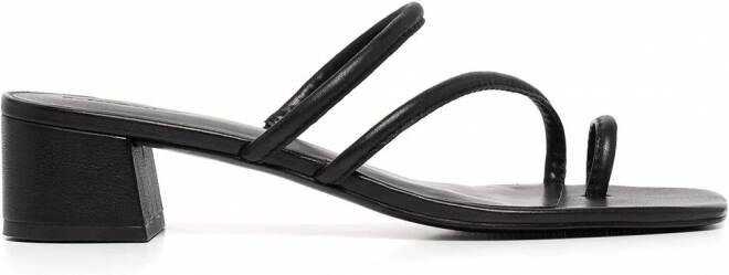 Reformation Meena 35mm sandalen met teenring Zwart