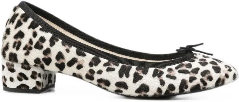 Repetto Pumps met luipaardprint en strikdetail Wit