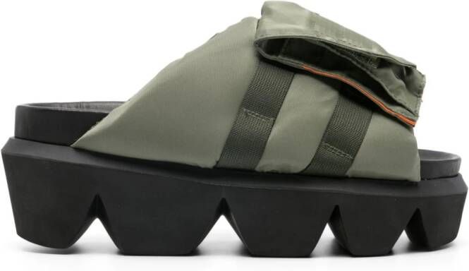 Sacai Slippers met klepzak Groen