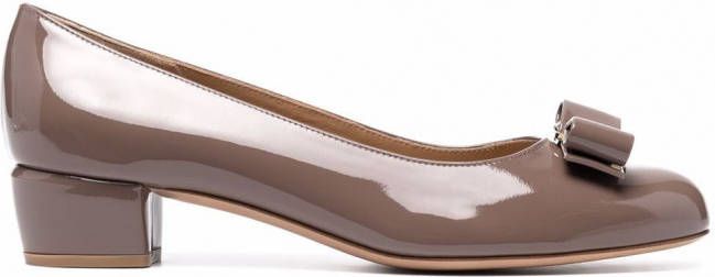 Ferragamo Pumps met blokhak Bruin