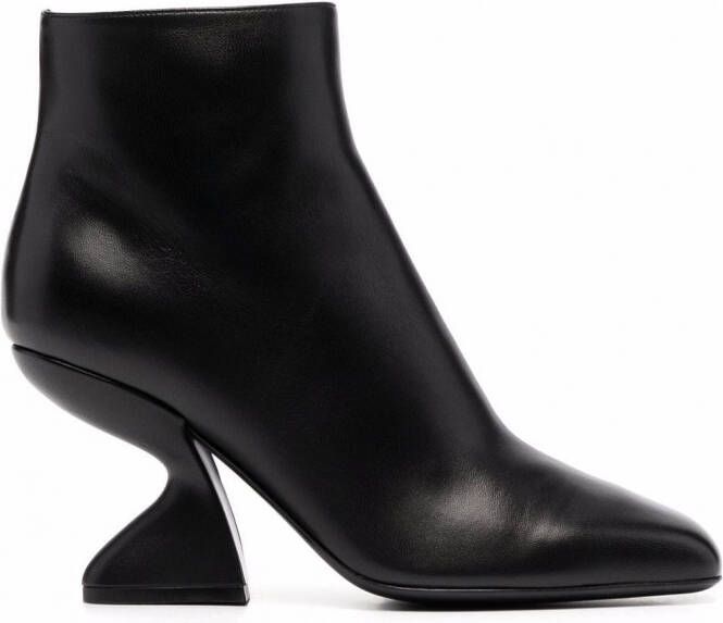 Ferragamo Enkellaarzen met F-hak Zwart