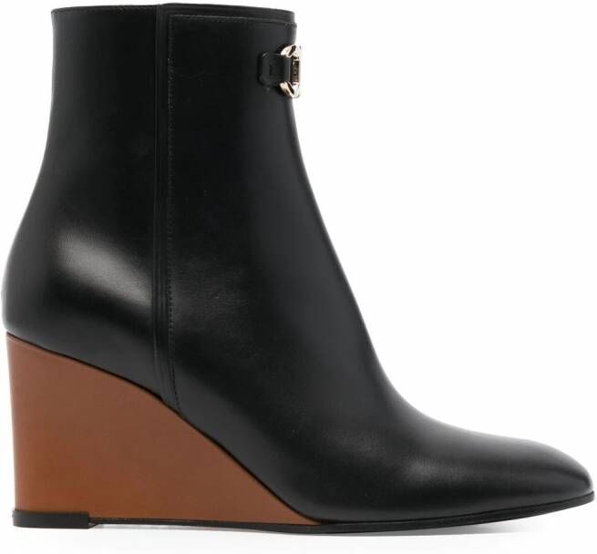 Ferragamo Enkellaarzen met sleehak Zwart