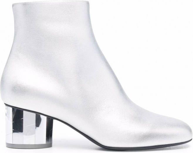 Ferragamo Enkellaarzen met spiegelende hak Zilver