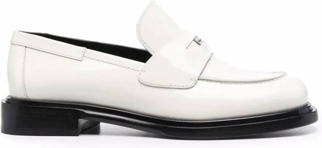 Ferragamo Nyx 30 lakleren loafers Wit