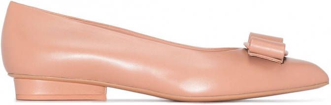 Ferragamo Viva pumps met strikdetail Roze