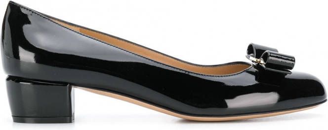 Ferragamo Pumps met strik Zwart