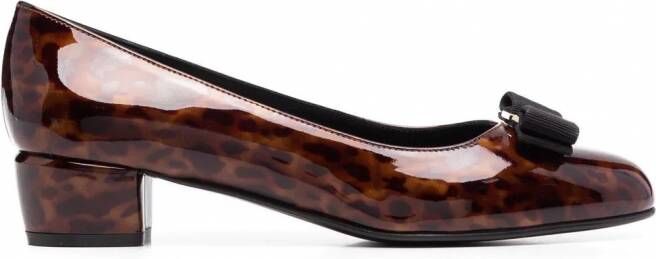 Ferragamo Vara lakleren pumps Bruin