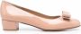 Ferragamo Vara pumps met strikdetail Beige - Thumbnail 1