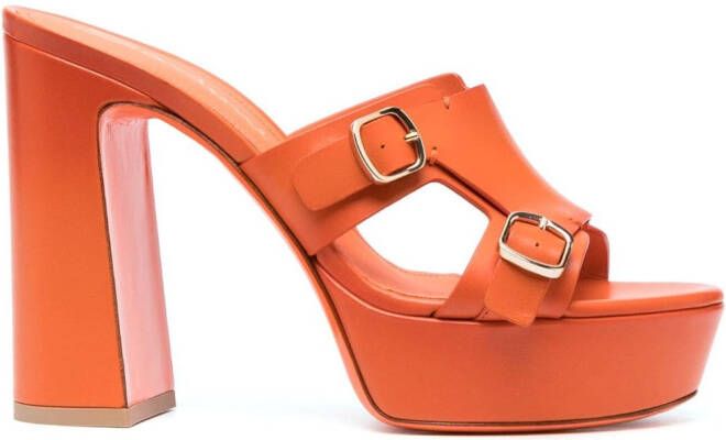 Santoni 115 mm leren sandalen met plateauzool Oranje