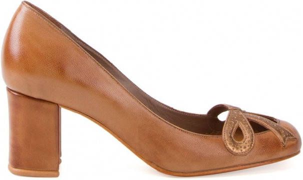 Sarah Chofakian pumps met chunky hak Bruin