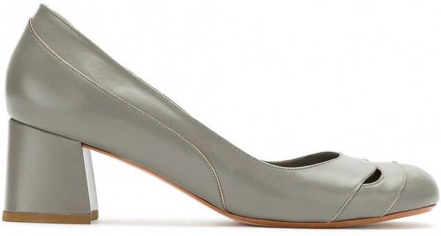 Sarah Chofakian Pumps met uitgesneden detail Grijs