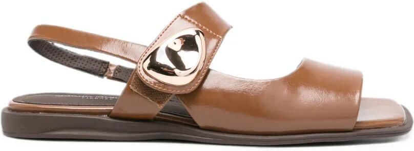 SERGIO MORETTI FIRENZE Goudkleurige slingback sandalen met hardware Bruin