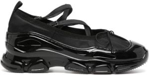 Simone Rocha Sneakers met kruisbandjes Zwart