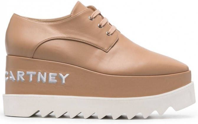 schoen met plateauzool