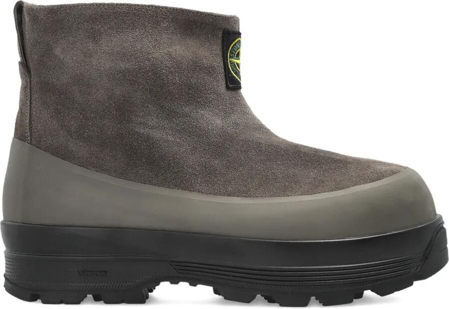 Stone Island Suède enkellaarzen met logopatch Grijs