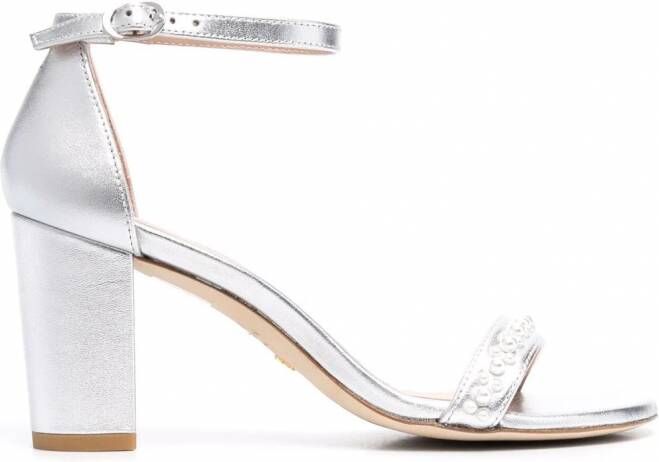 Stuart Weitzman Nearlynude sandalen met imitatieparel Grijs