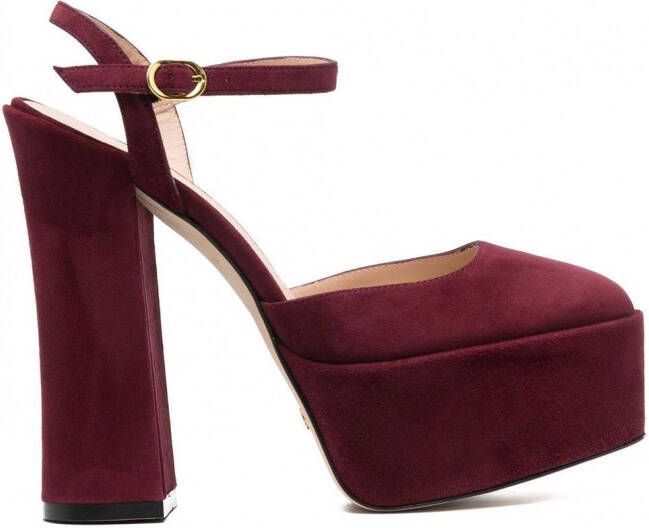 Stuart Weitzman Pumps met plateauzool Rood