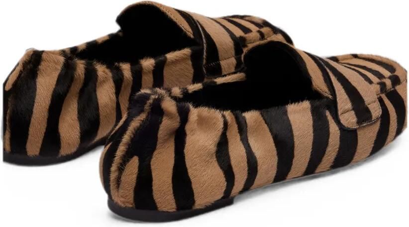 Stuart Weitzman Bryant loafers met zebraprint Bruin - Foto 3