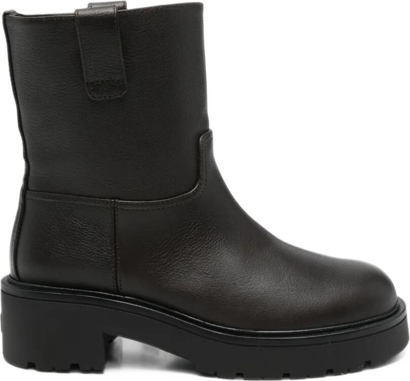 Stuart Weitzman grained leather boots Bruin