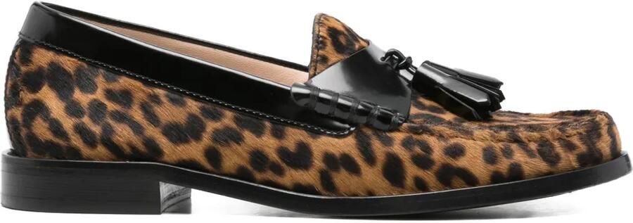 Stuart Weitzman Lottie loafers met kwastje Bruin