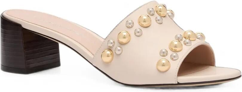 Stuart Weitzman Perry sandalen verfraaid met studs Beige