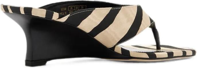 Stuart Weitzman Sandalen met sleehak Beige