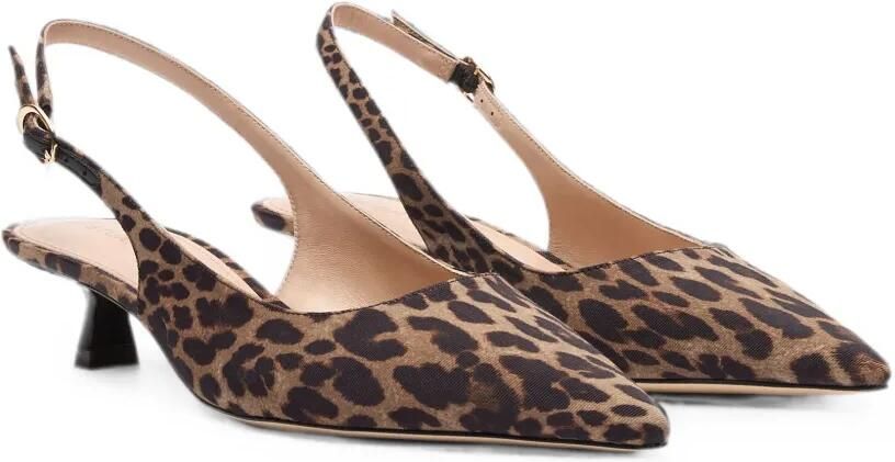 Stuart Weitzman Stuart Sculpt slingback pumps met luipaardprint Bruin