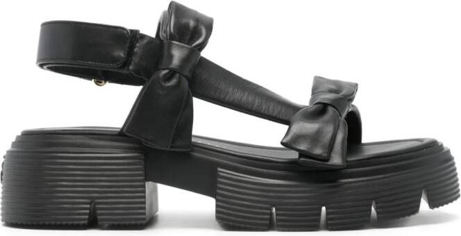 Stuart Weitzman T-bar strap leather sandals Zwart