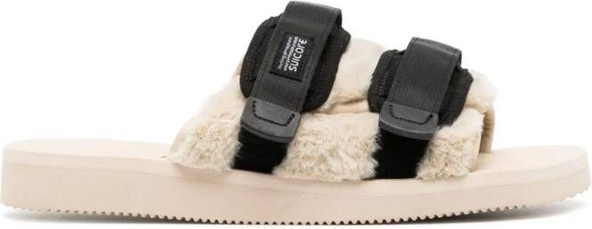 Suicoke Moto slippers met logopatch Bruin