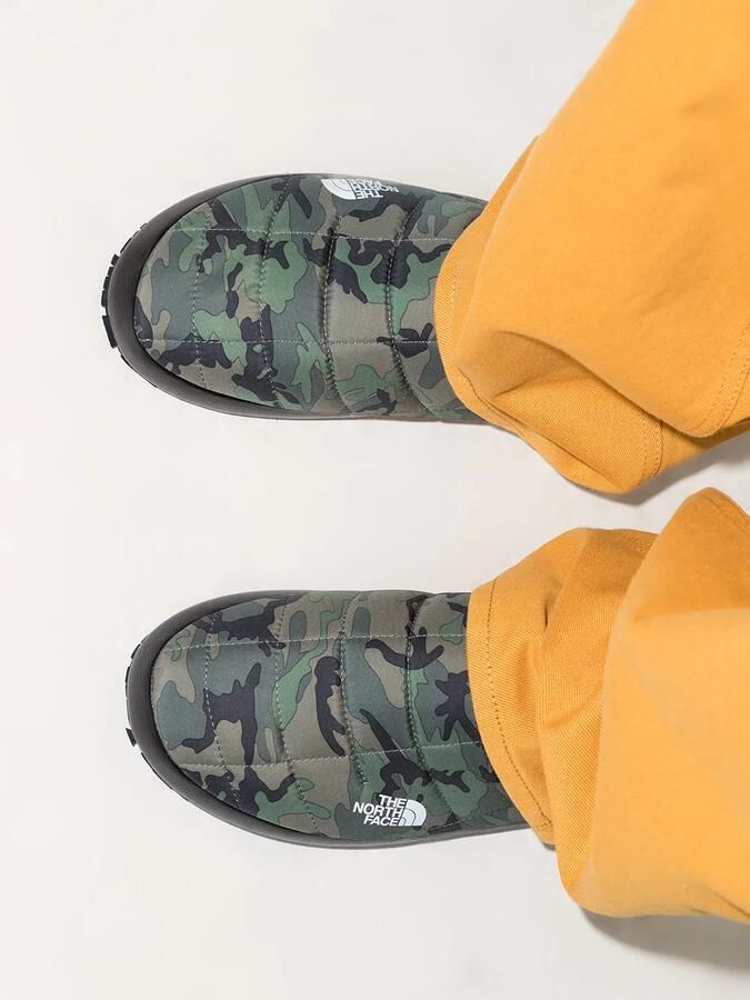 The North Face ThermoBall slippers met camouflageprint Groen - Foto 4