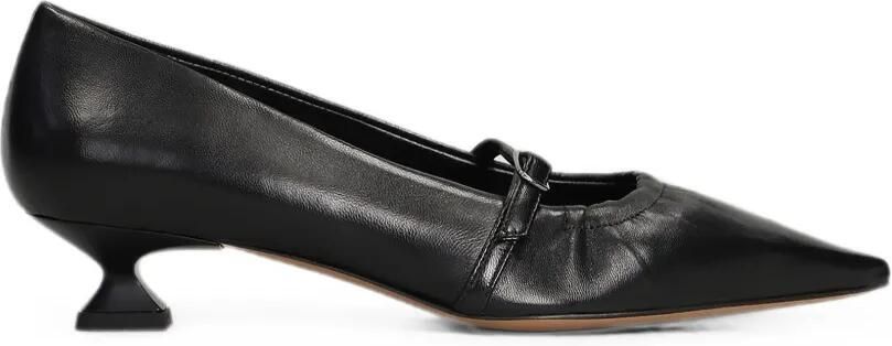 The Seller Leren pumps met puntige neus en gespbandje Zwart