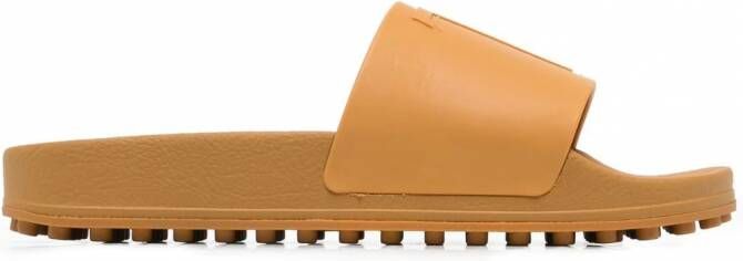 Tod's Badslippers met logo-reliëf Bruin