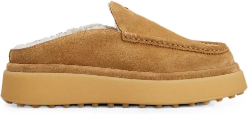 Tod's Loafers met lammy voering en logoplakkaat Beige