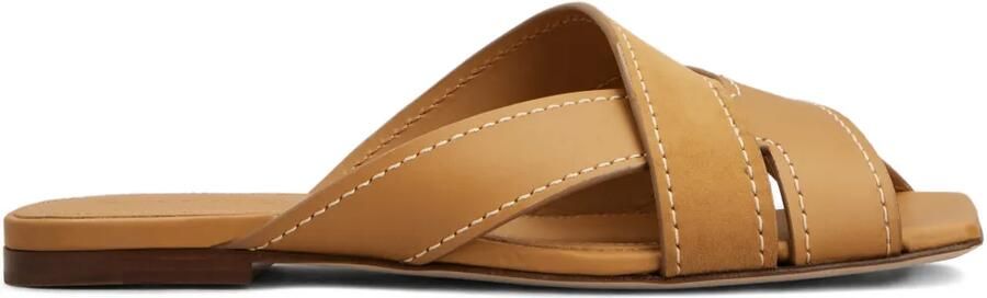 Tod's Sandalen met gekruiste bandjes Bruin