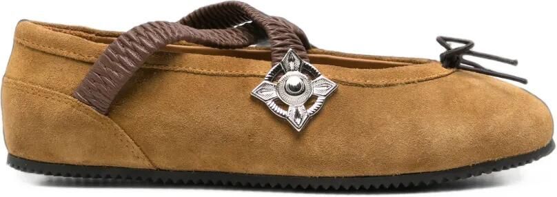 Toga Pulla ballerina's Bruin