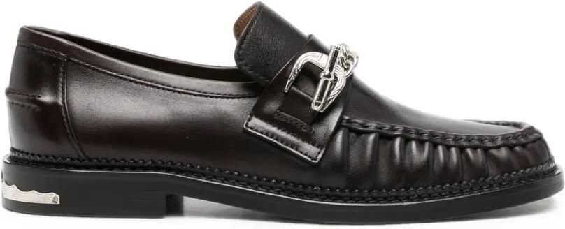 Toga Virilis Leren loafers met ketting en gesp Bruin