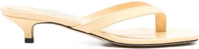 TOTEME Naplack sandalen met hak Geel